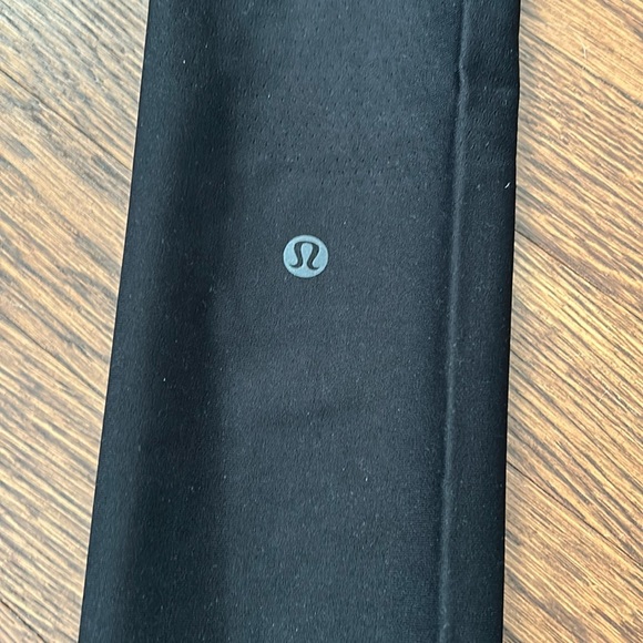 Lululemon black leggings size 4 - Picture 2 of 6